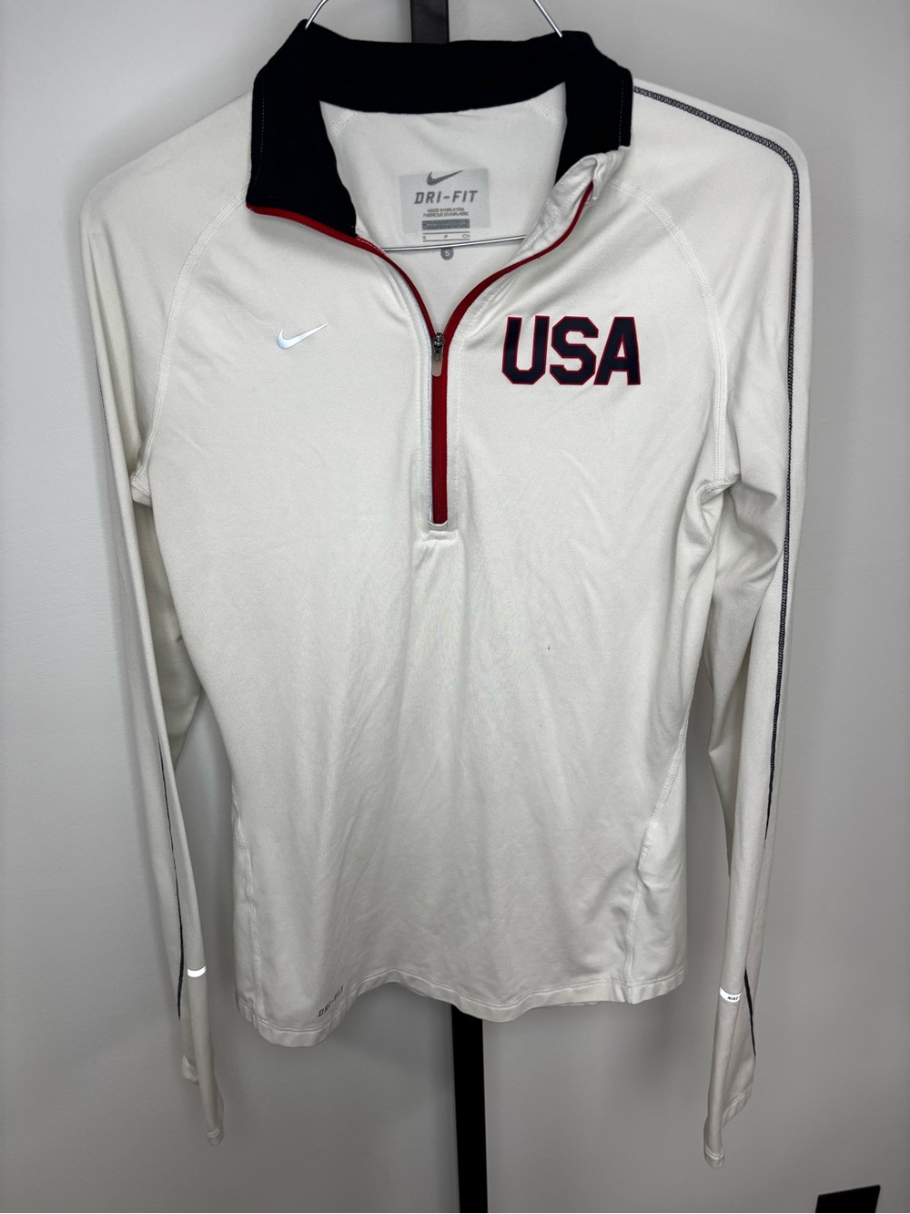 Nike Dri-FIT Element Running White USA Pullover Women’s Size Small